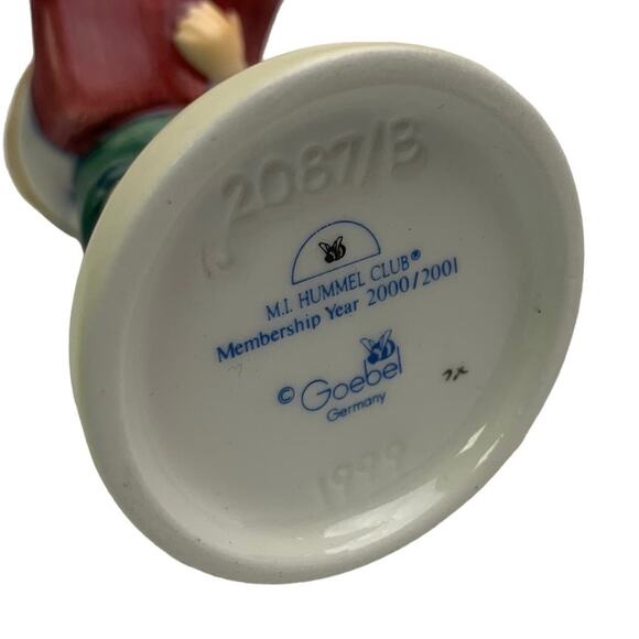 Vintage 2001 Hummel Goebel #2087 Honor Student Collectible Ceramic Figurine - Picture 7 of 7